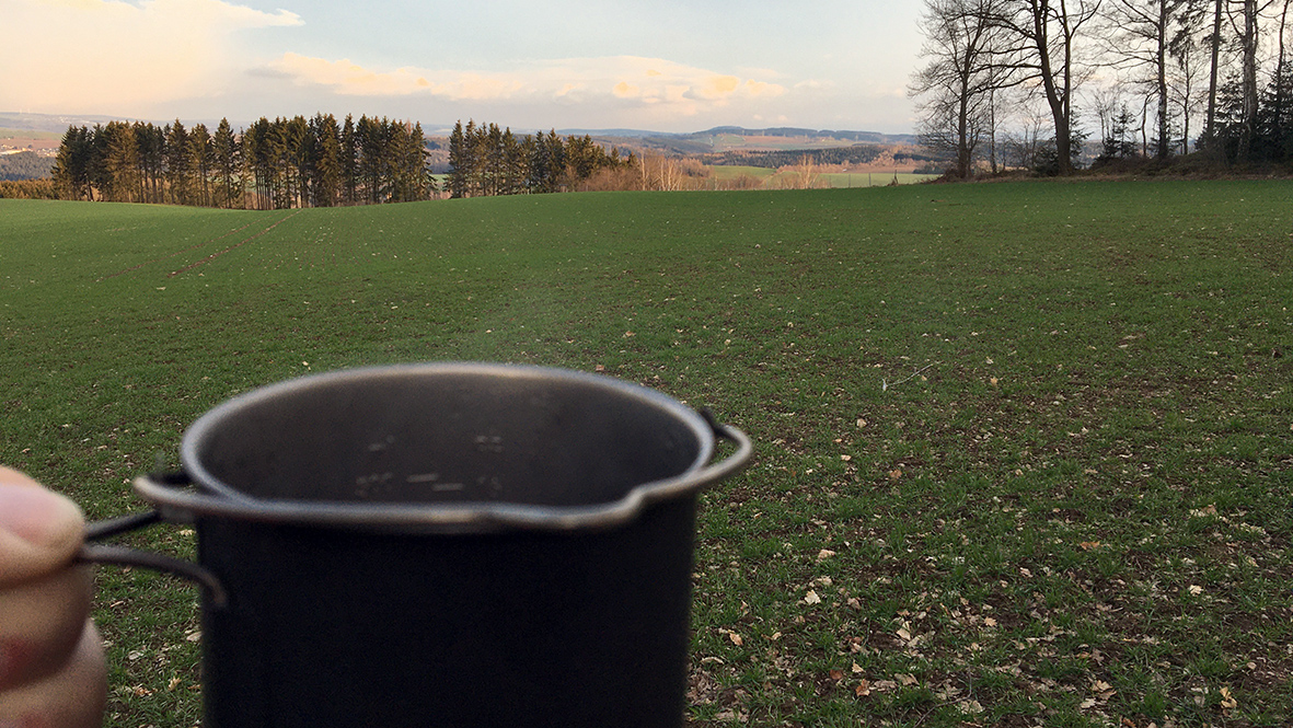 Tee beim Sonnenuntergang./Tea at sunset.