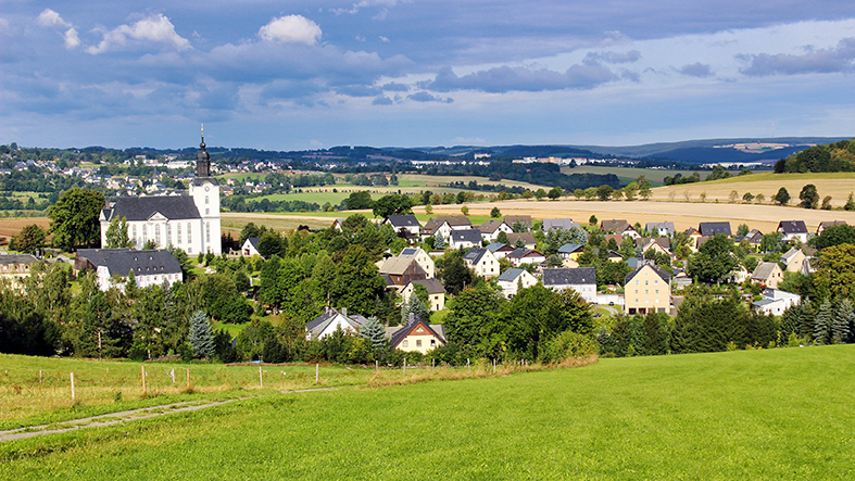 View of Mildenau in the Ore Mountains. Photo: Chris Bergau